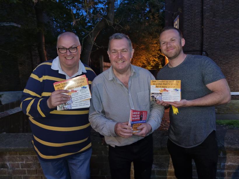 MainesChris's tweet photo. Final push.
Great response on the doorstep residents annoyed their concerns have been ignored in #Blackheath
Polls open until 10pm.
#EndtheOnePartyState
#VoteLibDem
#Maines4Mayor https://t.co/aHDEkPDTJL
