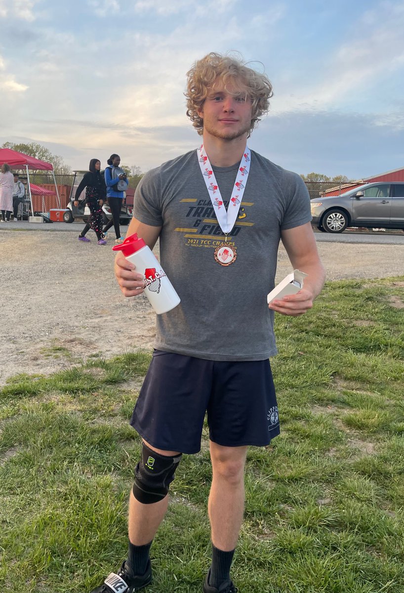 clippercountry's tweet photo. Congrats Shane on placing 3rd with a a mark in the top ten in the state! https://t.co/pp3Bx5ERKi
