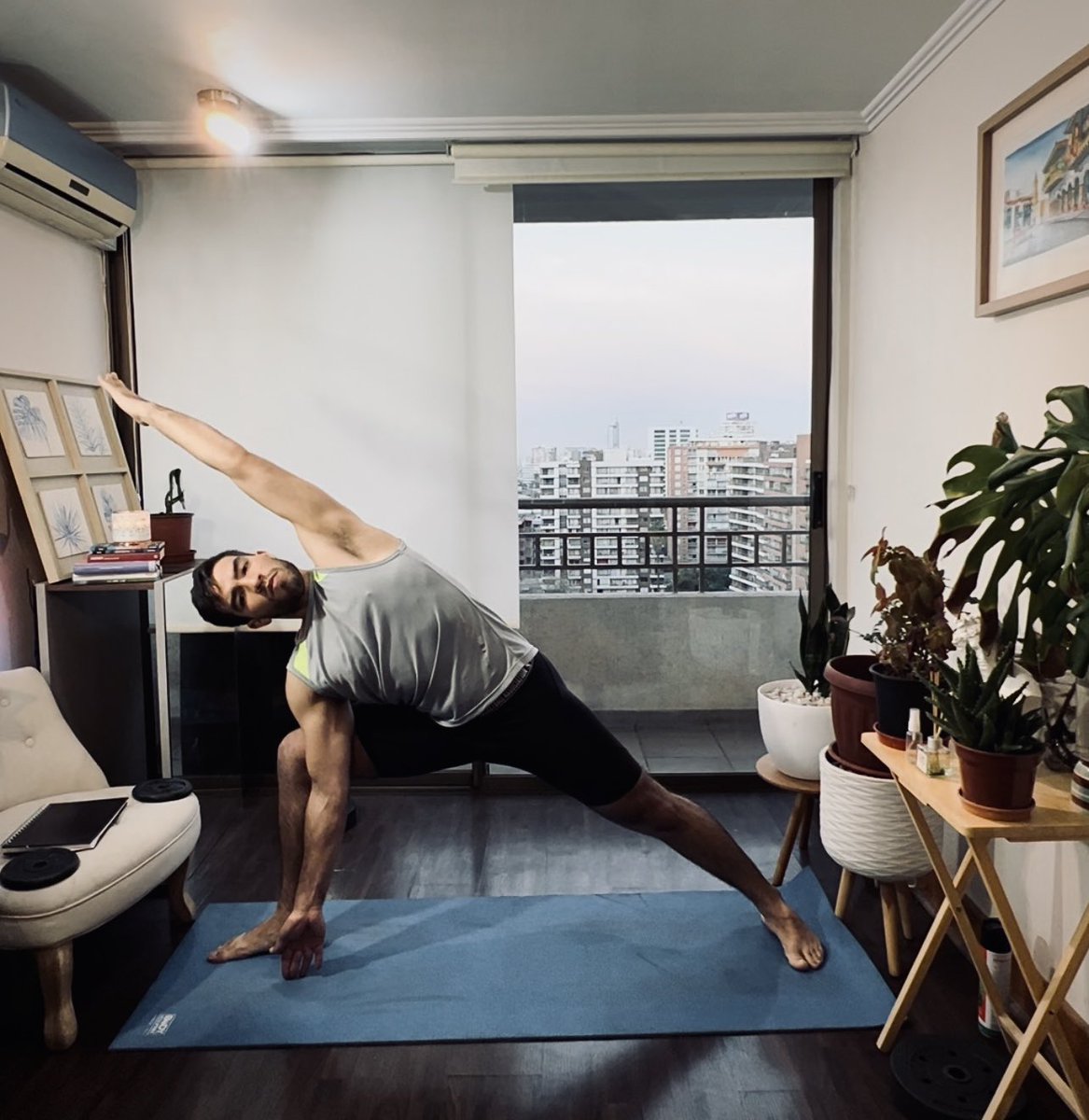 GustavChopin's tweet photo. Saludo al sol ☀️ y Guerrero No. 2 avanzado // #yoga #elongacion #bodyBalance
Concluyo que ser fuerte va más allá de desarrollar masa muscular, estoy convenido de la fuerza integral: velocidad, resistencia, respiración y autocontrol https://t.co/6XnYiWiHmc