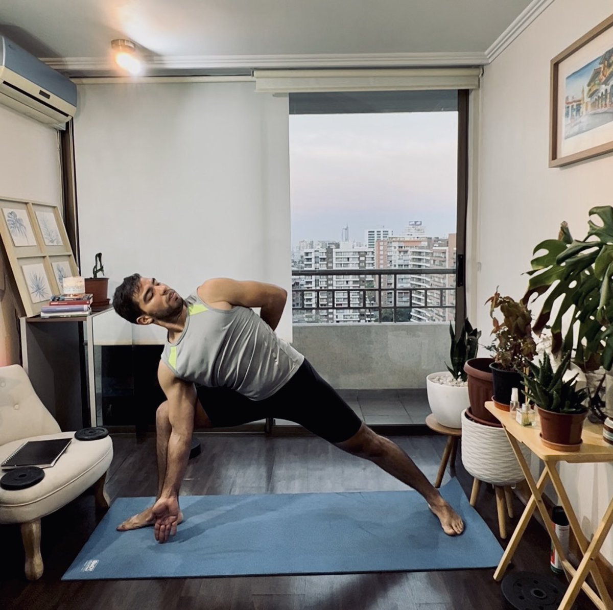 GustavChopin's tweet photo. Saludo al sol ☀️ y Guerrero No. 2 avanzado // #yoga #elongacion #bodyBalance
Concluyo que ser fuerte va más allá de desarrollar masa muscular, estoy convenido de la fuerza integral: velocidad, resistencia, respiración y autocontrol https://t.co/6XnYiWiHmc
