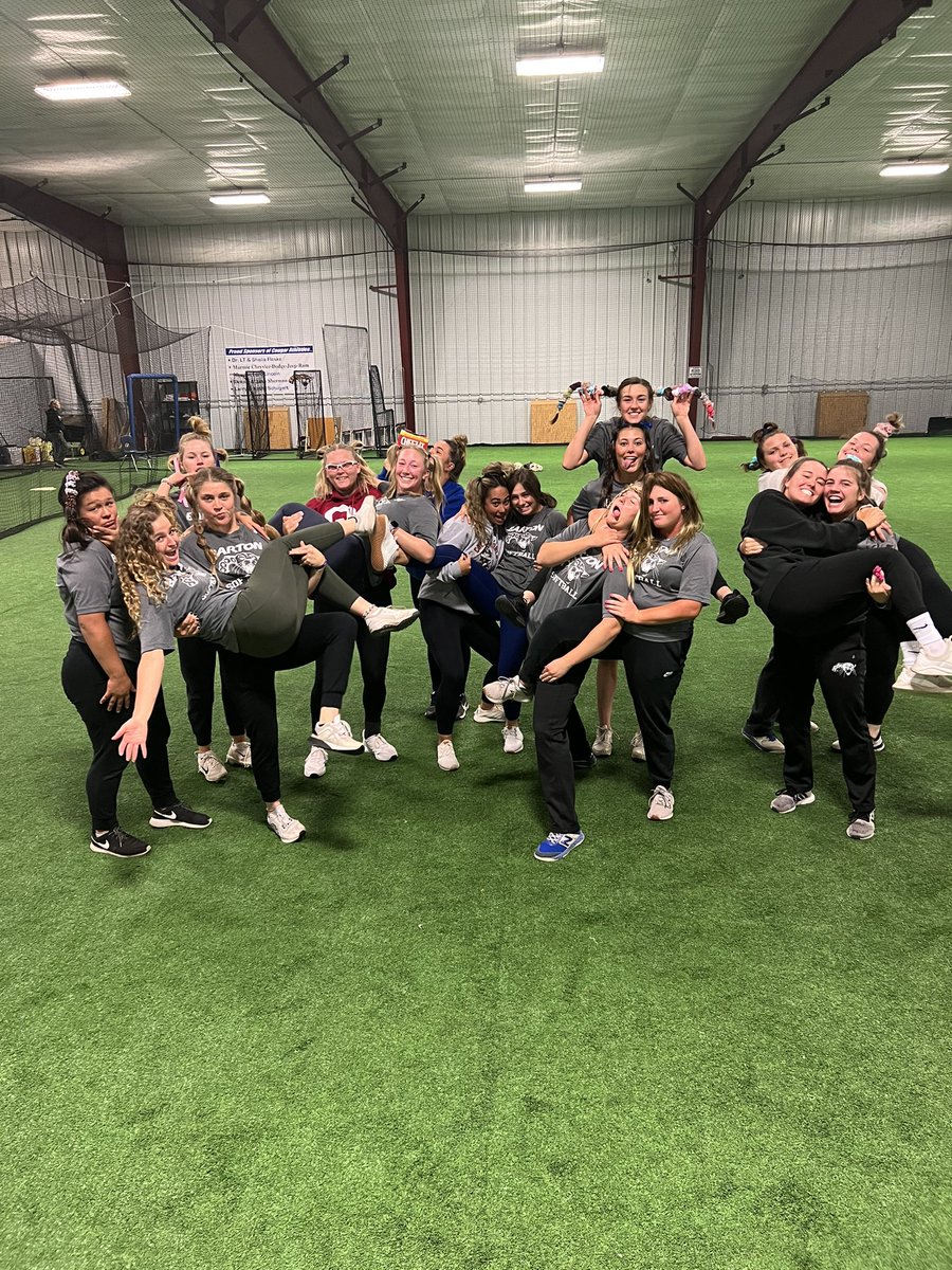 BCCSoftball's tweet photo. Last theme day for Region tournament is crazy/wacky hair day! #rollcougs https://t.co/1ZPLnXON0Q