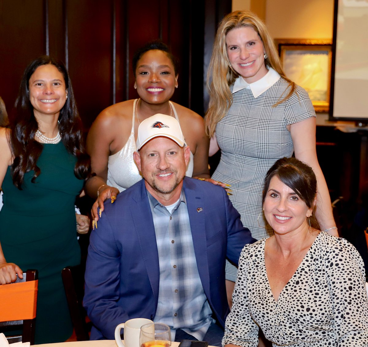 dianawisdom's tweet photo. We all clean up pretty nice!! #MyPeeps https://t.co/idNr5fQO0M
