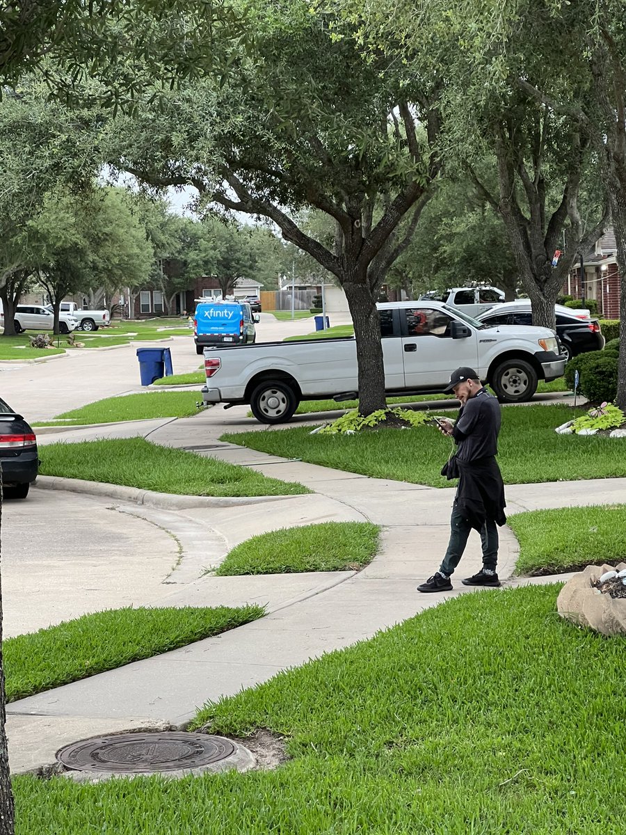 itscmne's tweet photo. @VivintHome I understand you have a wonderful product that you want to reach new customers but having people like this guy constantly knock on my door and refusing to leave our property is NOT gonna want me to patronize you https://t.co/4xUgmf3K6Z