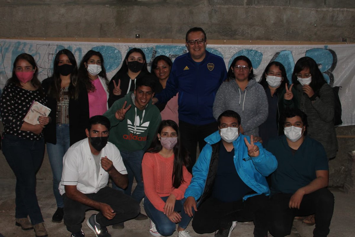 LusPucheta1's tweet photo. El día 4 de mayo fue un día muy importante para la secretaría de salud de la Rioja ya que fue su lanzamiento en la casa este de nuestra zona con la participación del equipo de salud, mujeres y diversidad

#secretariadesaludevitalrioja
#cacholuna
#mujeresydiversidadlarioja https://t.co/LZNdmEu5ZG