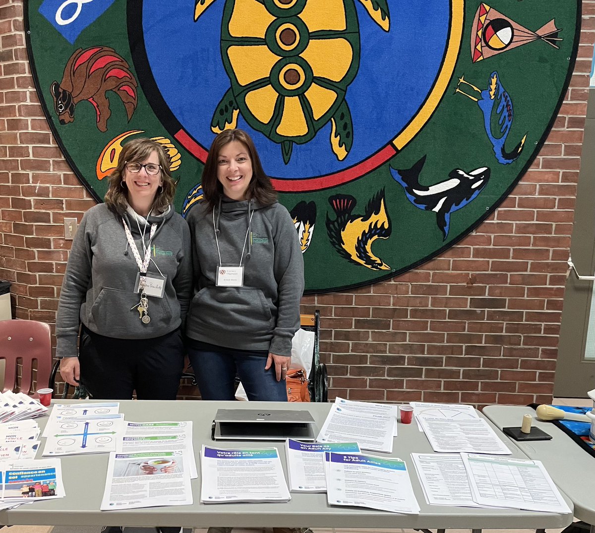 Quelle belle soirée ‘Portes ouvertes” @ESCAlgonquin pour jaser avec les futures/s Baronnes/s de bien-être et santé mentale et de partager les ressources de <a href="/SMHO_SMSO/">School Mental Health Ontario</a> #CÉNO @CSCFrancoNord #CSCFNsantémentalepositive
