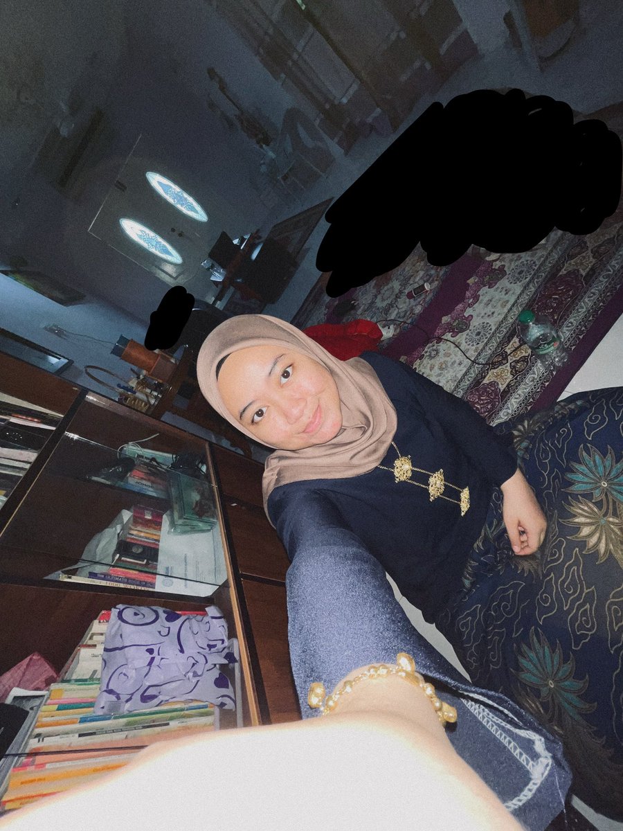 ainizzatiF's tweet photo. Selamat Hurry Raya! 🥹🫰🏻💙 dah 2 tahun raya dalam rumah je🤣 https://t.co/GD5r1fjLcD