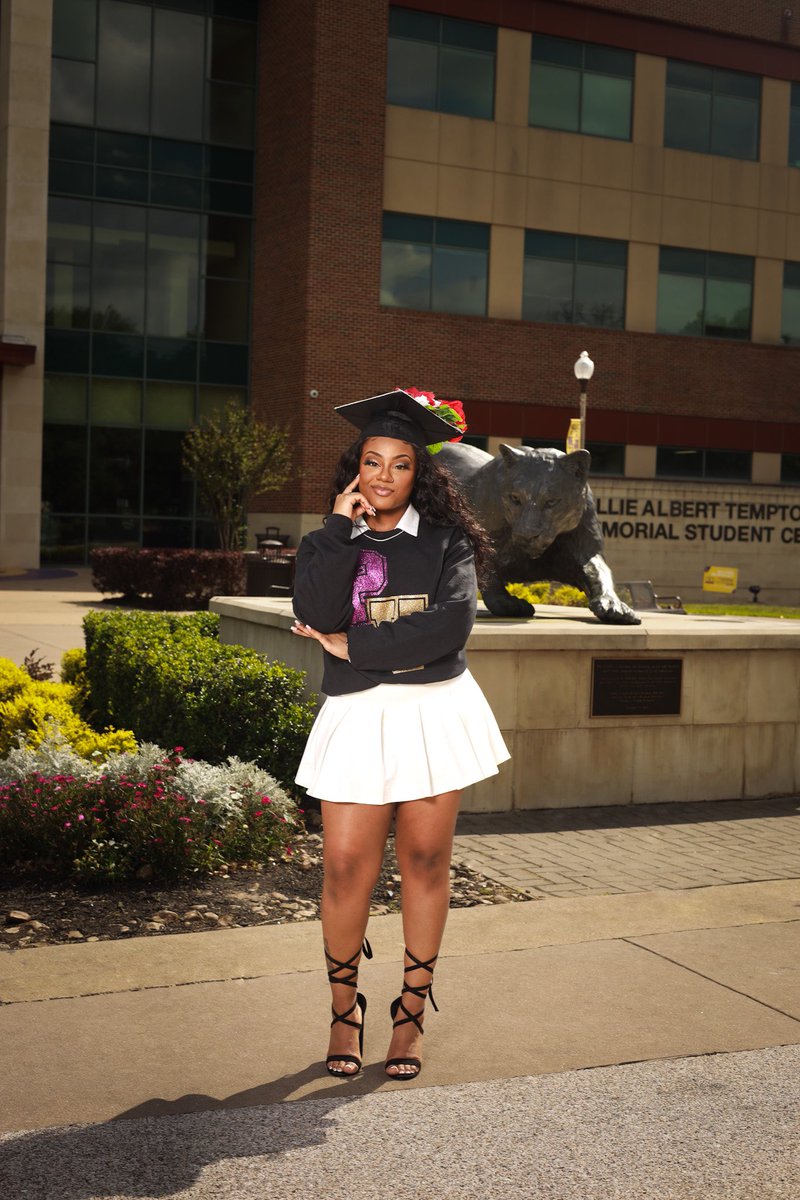 gvldenrxse's tweet photo. I did it. No 🎓

Maddyson Rose | BBA Management ✨

#PVAMUGrad #HBCUgrad https://t.co/Il5E4SeRG9