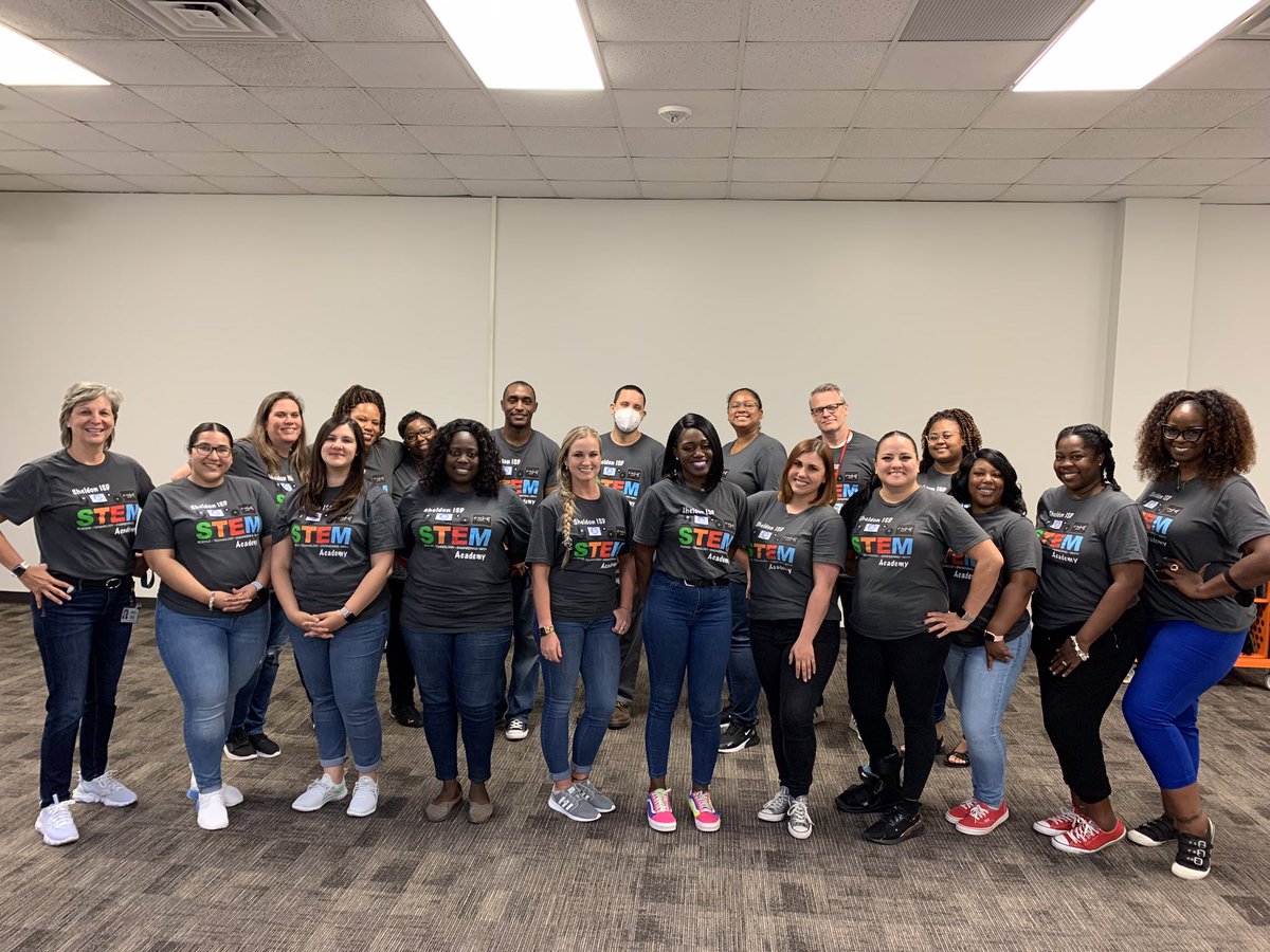 BeckyZalesnik's tweet photo. Just giving a shout out to our awesome middle school STEM teachers for teacher appreciation week! They are THE BEST in the business and I am so thankful for them. @SheldonSTEM @SuperStallions @KMS_Panthers #SheldonSTEM #OneTeamOneDream 💙❤️👊🥳 https://t.co/sNmbthCsVm