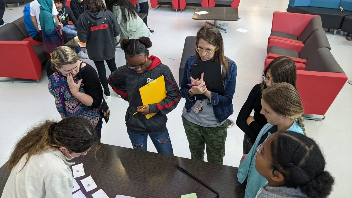 mrskbholder's tweet photo. My students presented their forensic findings to convince the "District Attorney" to issue a warrant for their primary suspect. Sts and teachers watched presentations, asked ?s &amp; gave them feedback based on the rubric @EminenceSchools #MuseumDays @KendraWaddell @JenGilbert42 https://t.co/9F0oW7NJ7n