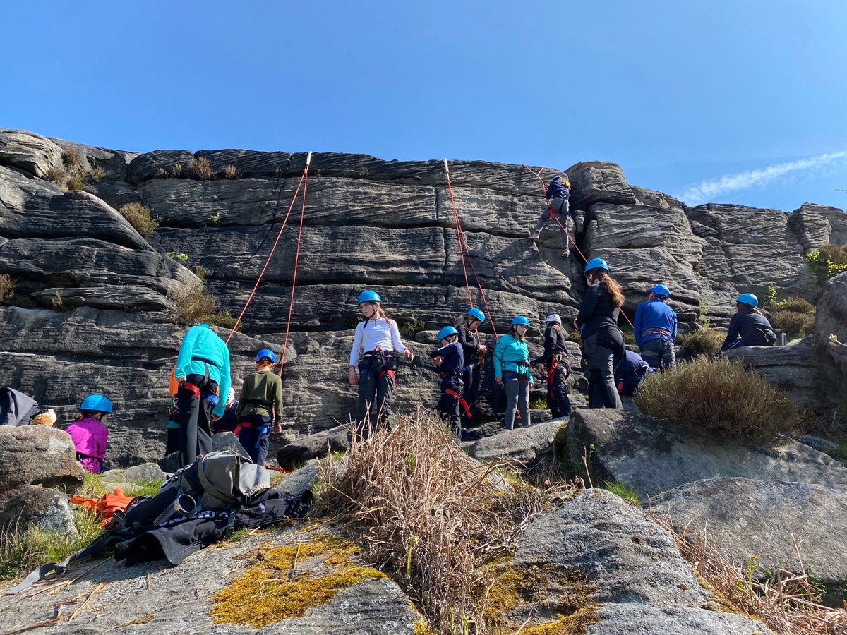 3 @1stCuffleyScouts, took excellent advantage of the Bank Holiday weekend by attending the @HertsScouts Introduction To The Hills held in the Peak District where they received expert tuition for hiking, climbing, cycling, caving & teamwork. @pbscouts #cuffleyscouts #skillsforlife