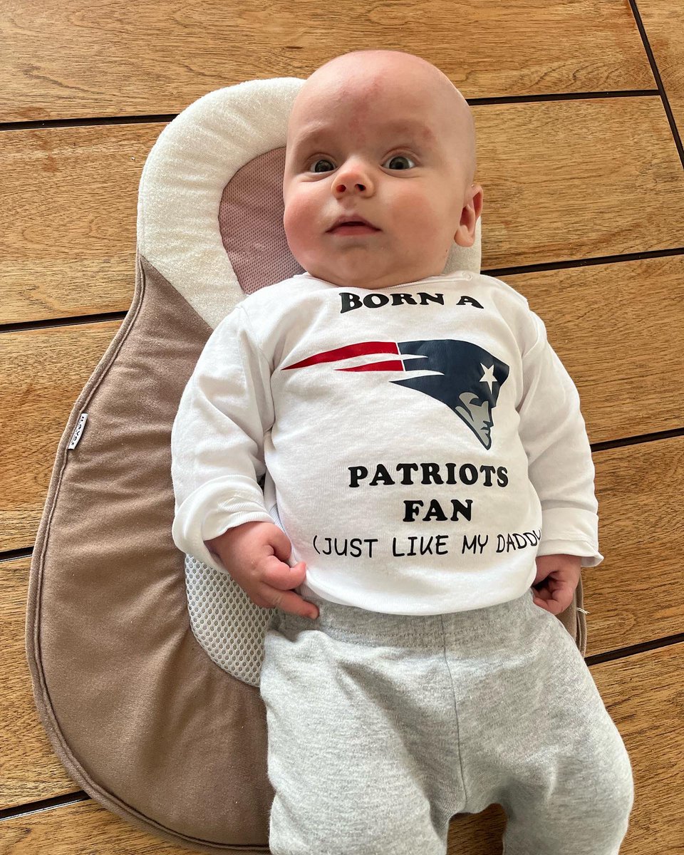 Marchy_68's tweet photo. @Patriots @MacJones_10 Custom Mac '' Victor '' Jones jersey https://t.co/buzAnRnMrg
