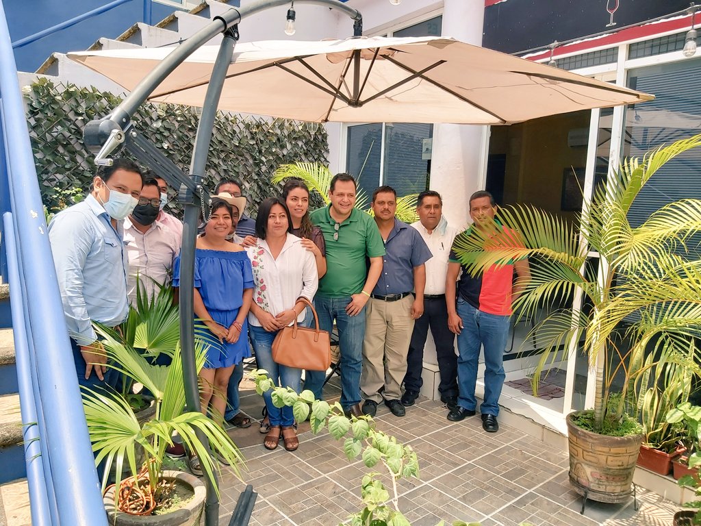 LEnriqueBolanos's tweet photo. Reunión con Rptes de los Dttos Locales 01,02 y 03,Comités y Coord Mpales @partidoverde_oa en la #CuencadelPapaloapan Estructura Electoral que defendera el #Voto de @salomonj #Gobernador #Tuxtepec #Acatlan #LomaBonita #Chiltepec #Cosolapa #Usila #Jalapa @PepeEstefanG @ElpidioJeal https://t.co/tziHboiMvQ