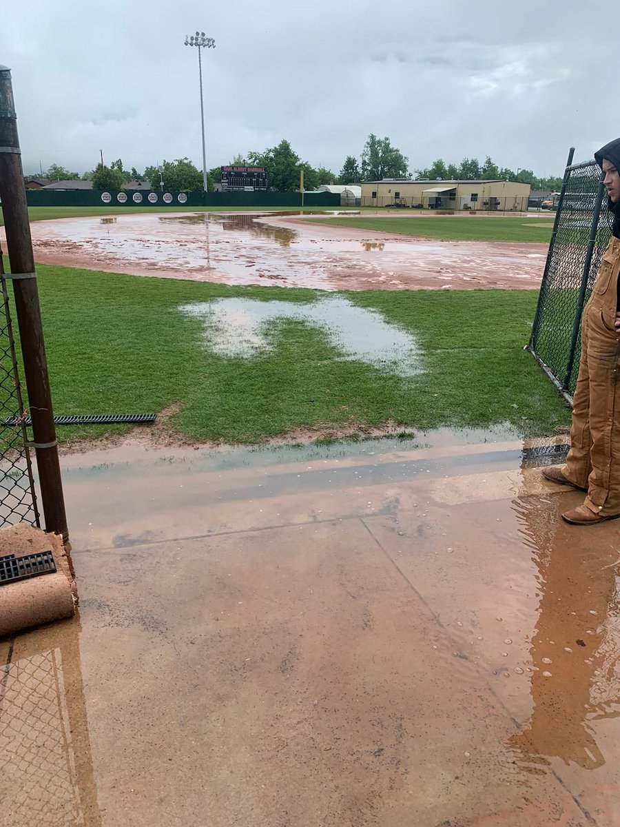 Coach_Mike_D's tweet photo. Before and after! First picture is at 11:00 today. Second picture is at 6:00! Thank you @Titans_Baseball kids and coaches for working all day to get this thing playable! Now go compete! #cadna #hoc https://t.co/QT8u7LvXTC