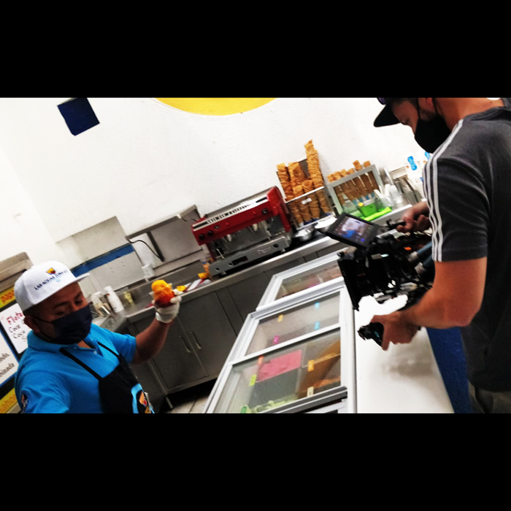 FilmInMexico's tweet photo. Today it's #CincoDeMayo, but in our set it's Mango Day! Shooting all about mangos in #MexicoCity for a new series.
#setlife #filminmexico #series https://t.co/dUu6Q81tNT