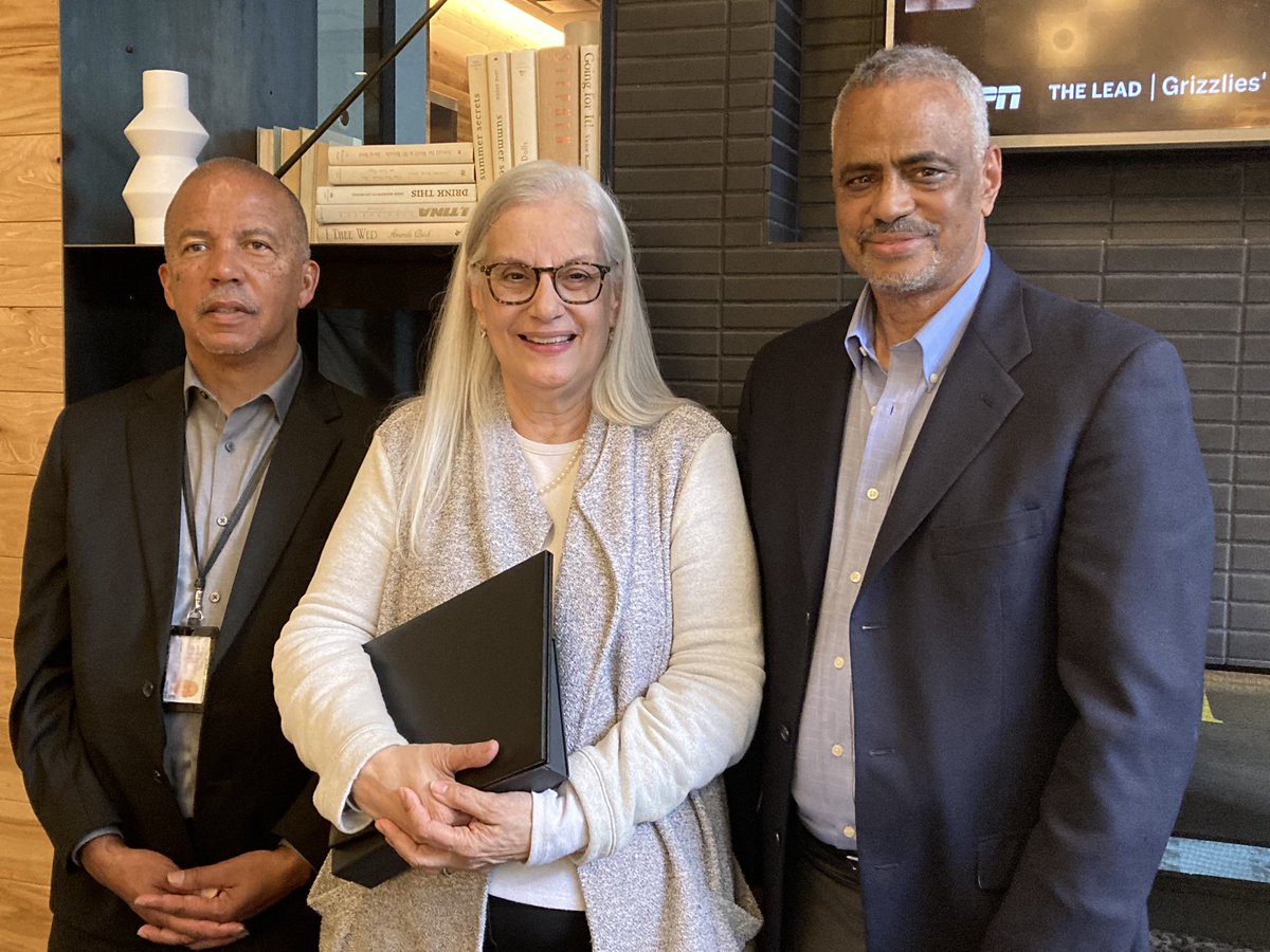 DrJudithGay's tweet photo. @ccpedu recognized Trustee Lydia Hernández Vélez for 13 years of service to the College and her commitment to fostering student success. Brava! https://t.co/ra1i5GCuox