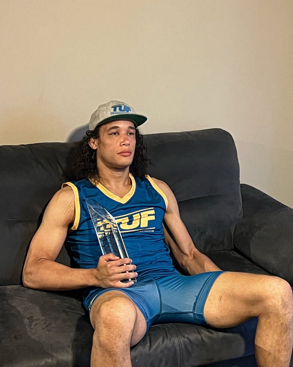 BryanBattle10's tweet photo. How I’m watching every episode of the new season of @UltimateFighter  #TUF30 #theultimatefighter https://t.co/qinIuHyqkk