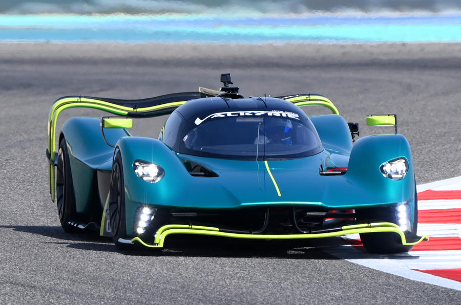NarfCars's tweet photo. #AstonMartin #AstonMartinValkyrieAMRPro
#Engine #V12 #Cosworth #1000hp #11000rpm #Topspeed #250mph #Hypercar #Bahrain 2022 https://t.co/34KDceGuyk