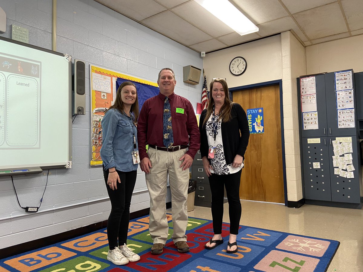 1st-grade students @MerwinMustangs were so excited to have an opportunity to talk in person to a Veterinarian today! Thank you Dr. Line for helping our students with their research questions for our project about animal sanctuaries and habitats. <a href="/WestCler/">West Clermont Schools</a> #WCconnects <a href="/natashadams/">Natasha L. Adams</a>