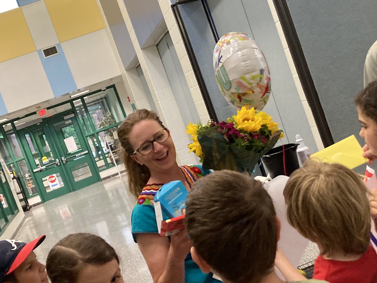 carr0507's tweet photo. Mrs. Nielsen is a Super Star!! We loved showering her with notes and gifts for all she does for our SFE Sharks in PE. https://t.co/ueEPbIz8Yo