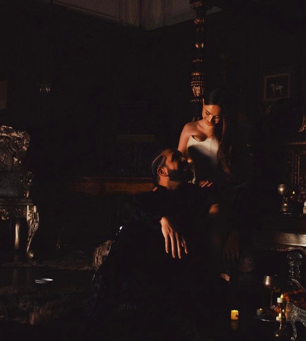 ⚔️🐐&hearts;️ https://t.co/vac16GsMCr<a href="/tag/hoeween"class="tags"><span>#hoeween</span></a>