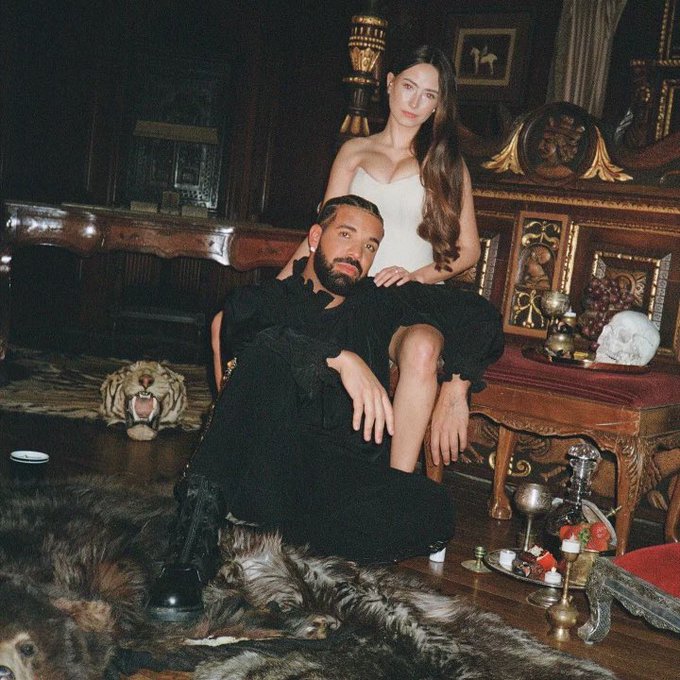 ⚔️🐐&hearts;️ https://t.co/vac16GsMCr<a href="/tag/hoeween"class="tags"><span>#hoeween</span></a>