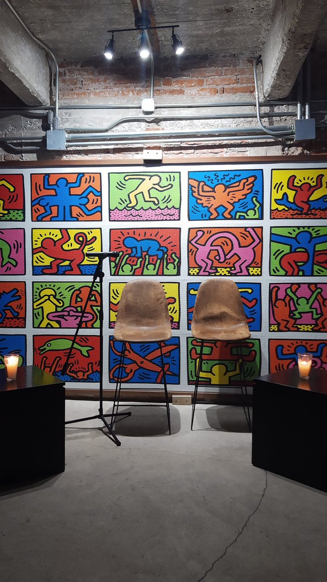 Dragpoeta's tweet photo. El escenario está listo #OpenPoetry https://t.co/qklcQezhaP