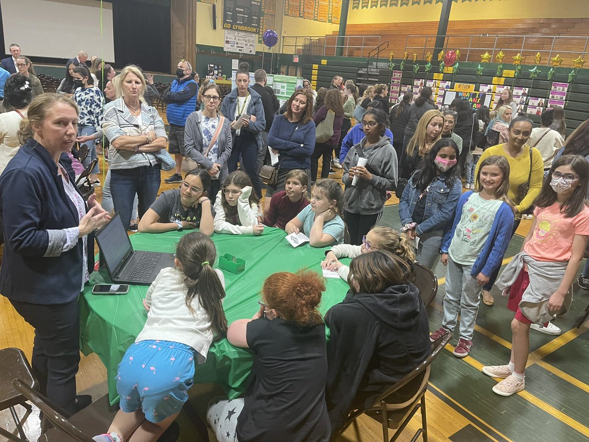 WaverlyParkElem's tweet photo. #Giveahootfor… Women in Steam night! It was an interactive and engaging night of learning! Thank you to all our presenters and @JaniceHuff4ny from NBC News! #waverlywonders #ifthenshecan @libratorymeg @teamteichman @LynbrookSupt https://t.co/oOjnldjd3L