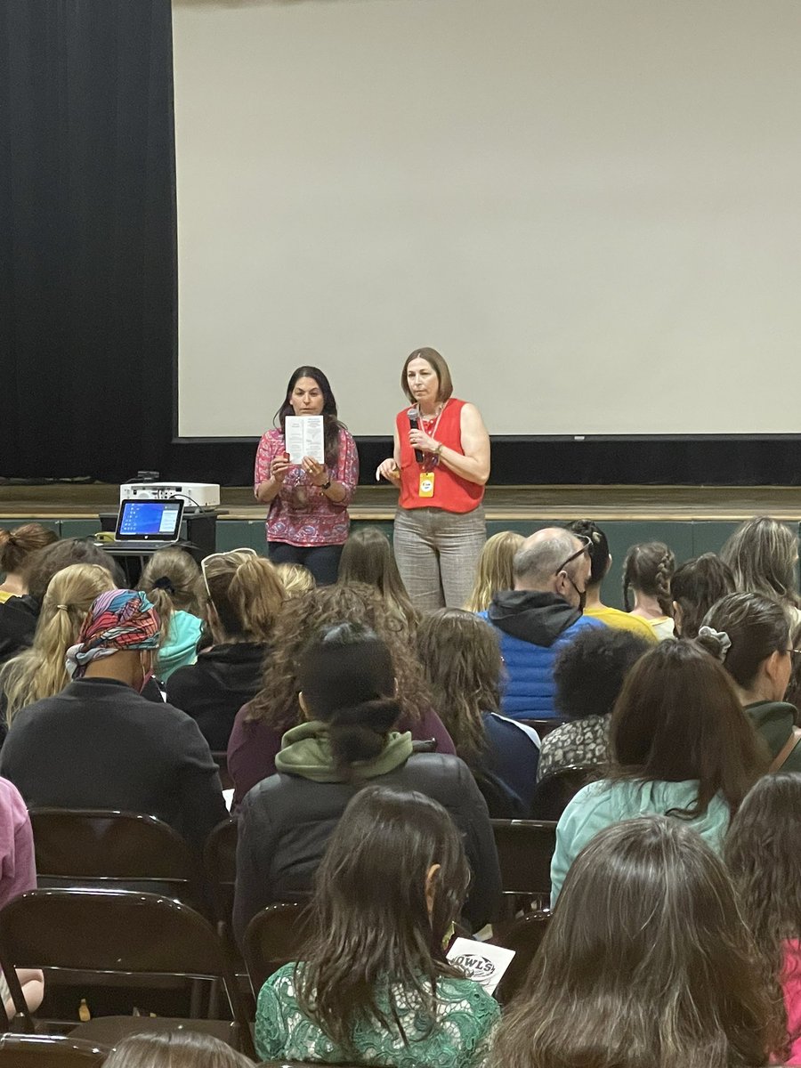 WaverlyParkElem's tweet photo. #Giveahootfor… Women in Steam night! It was an interactive and engaging night of learning! Thank you to all our presenters and @JaniceHuff4ny from NBC News! #waverlywonders #ifthenshecan @libratorymeg @teamteichman @LynbrookSupt https://t.co/oOjnldjd3L
