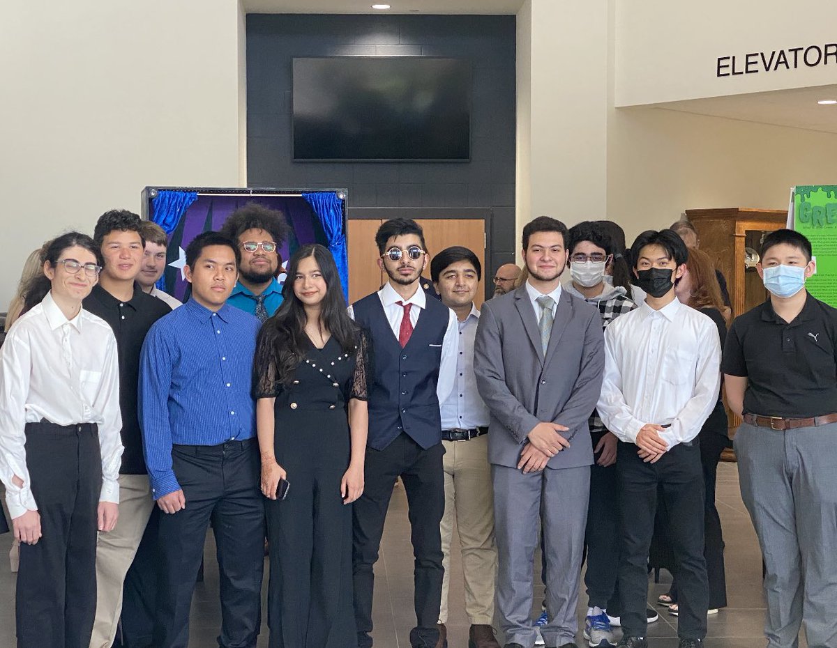 Justin_D_James's tweet photo. It’s Cinco De Mayo and a night of celebration at the @MHSLions Engineering Banquet! #CTExcellence #MyMISD #MHSSTEM https://t.co/8v2AChpBcX