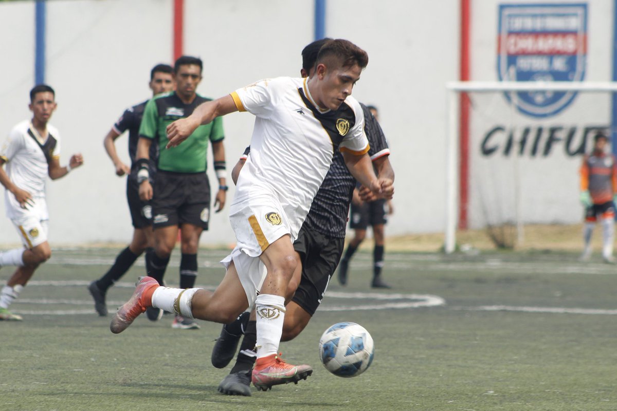 paco_jf's tweet photo. Nada para nadie | Lechuzas UPGCH y @_GuerrerosDDios empataron 1-1 en el juego de ida de octavos de final de @LigaTDP. Juan Manuel Campos adelantó a los universitarios, pero al 84, Juan Manuel Rivera igualó para la visita. @3ratv @Terceramex #futbol #Chiapas https://t.co/HRpFutZZNB