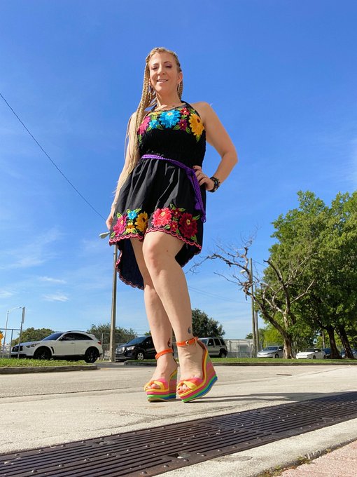 I bought this beautiful little dress while in Mexico 🇲🇽 #happycincodemayo https://t.co/h5ogHpYiP9<a href="/tag/happycincodemayo"class="tags"><span>#happycincodemayo</span></a>