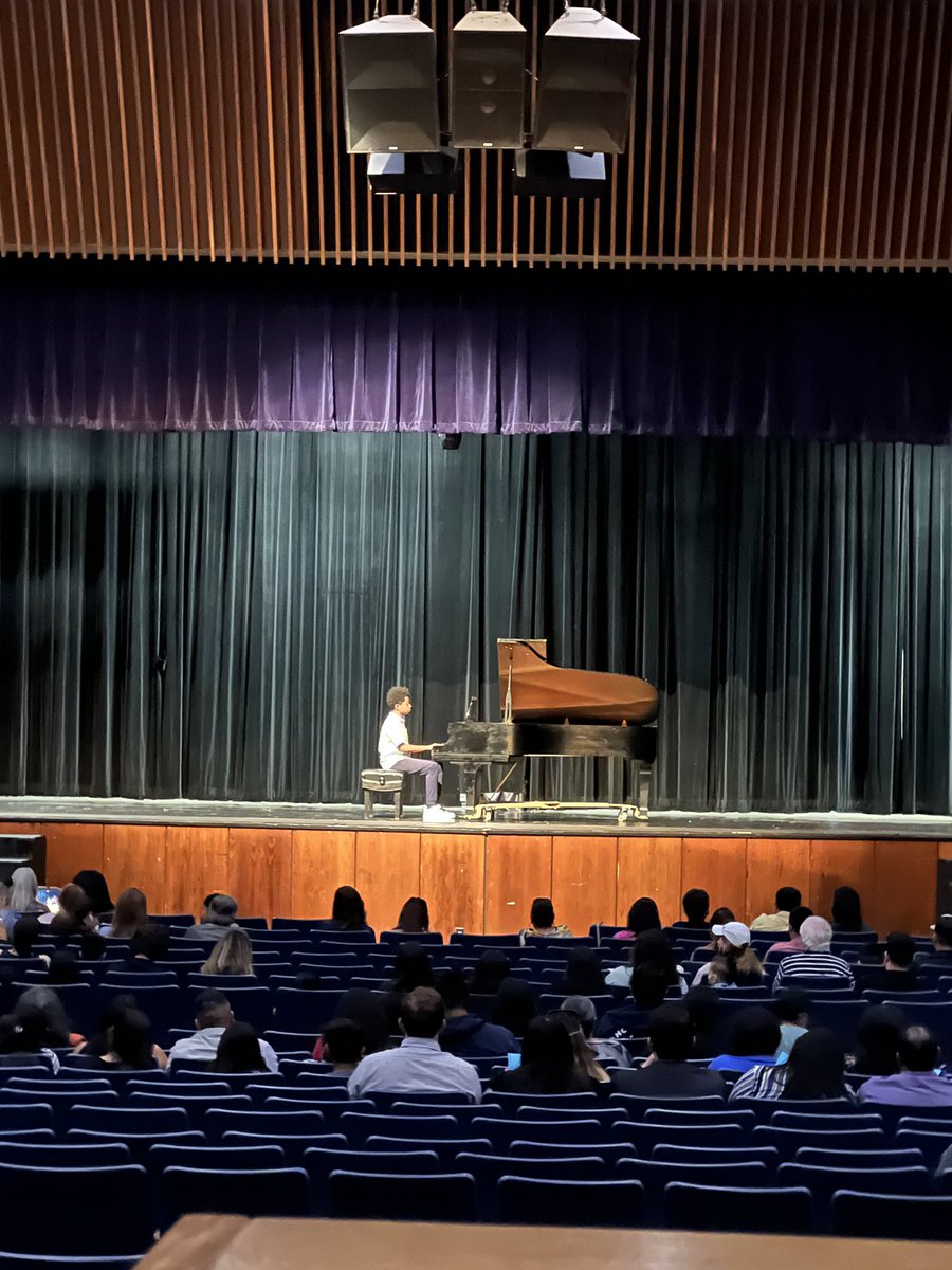 Classical Center at Brandenburg Piano Recital tonight at LCHS. Great job!!!! ⁦<a href="/LCHS_Patriots/">Lakeview Centennial Patriots 🎓</a>⁩ ⁦<a href="/CCBMS_Braves/">Brandenburg MS</a>⁩ ⁦<a href="/GISDArts/">GISD Fine Arts</a>⁩ ⁦<a href="/CCBMS_PIANO/">CCBMS_Piano</a>⁩