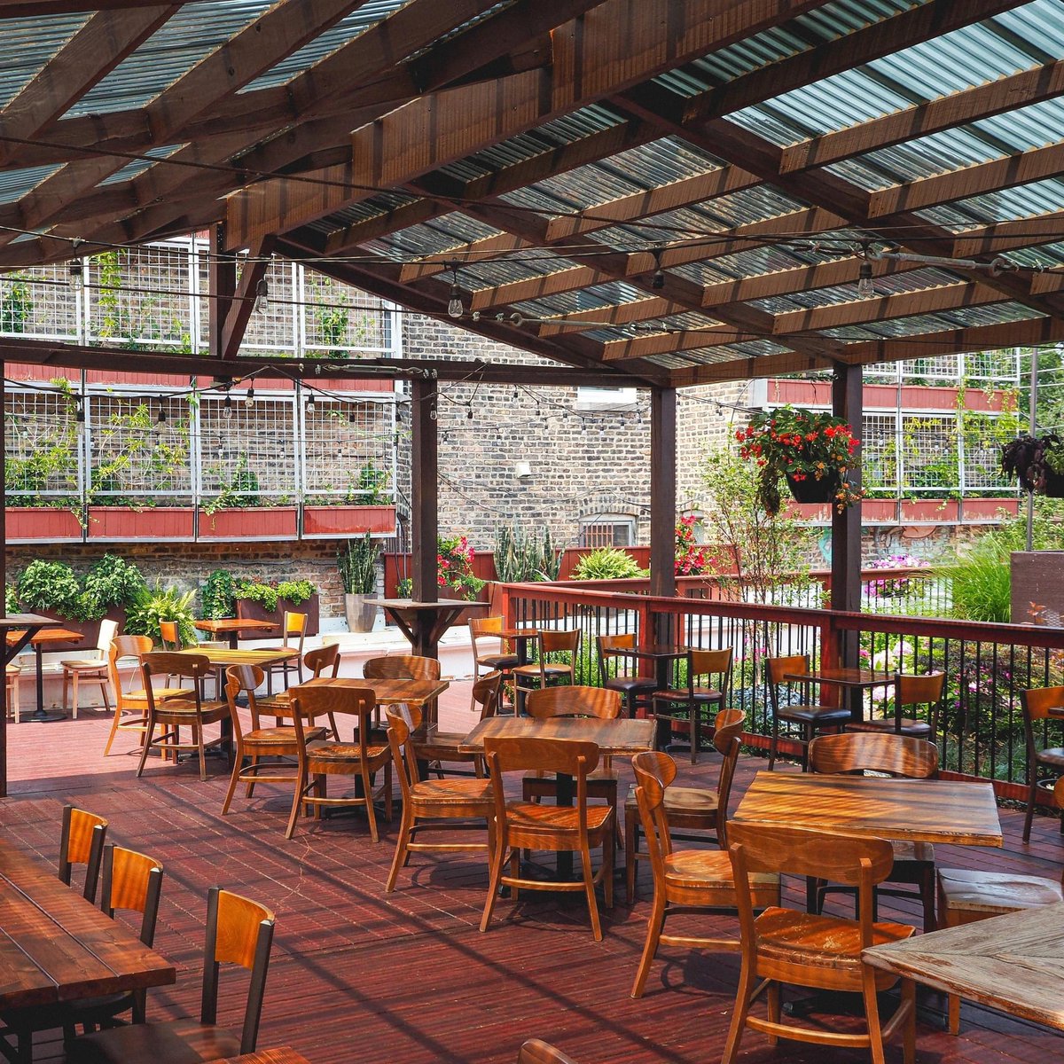 Homestead_Chi's tweet image. Homestead On The Roof is officially open for the season!

Book your table - resy.com/cities/chi/hom…