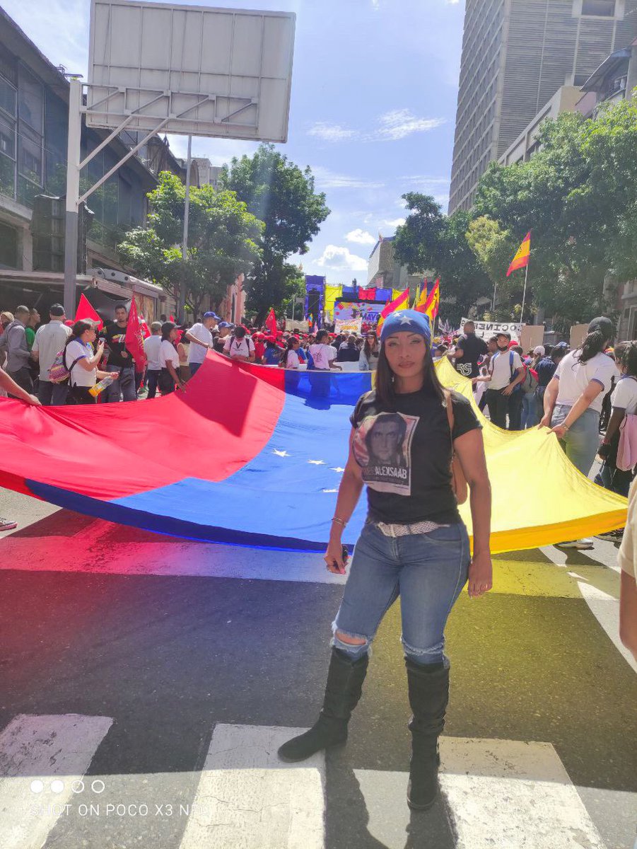 elsoldado4F's tweet photo. La Furia Bolivariana en la calle Defendiendo a su Patriota Diplomático Venezolano #AlexSaab
#DefendemosAVenezuela https://t.co/oQgCOEDIfj