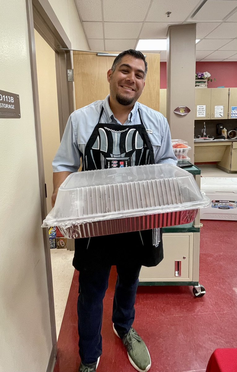 swisd_mcn's tweet photo. Day 3 of Teacher Appreciation Day! It’s Cheeseburger Day for our favorite teachers! Thank you to all our Challenger teachers for all you do. #ChallengerFamily #WeAreMcNair https://t.co/yMItzAAYYm