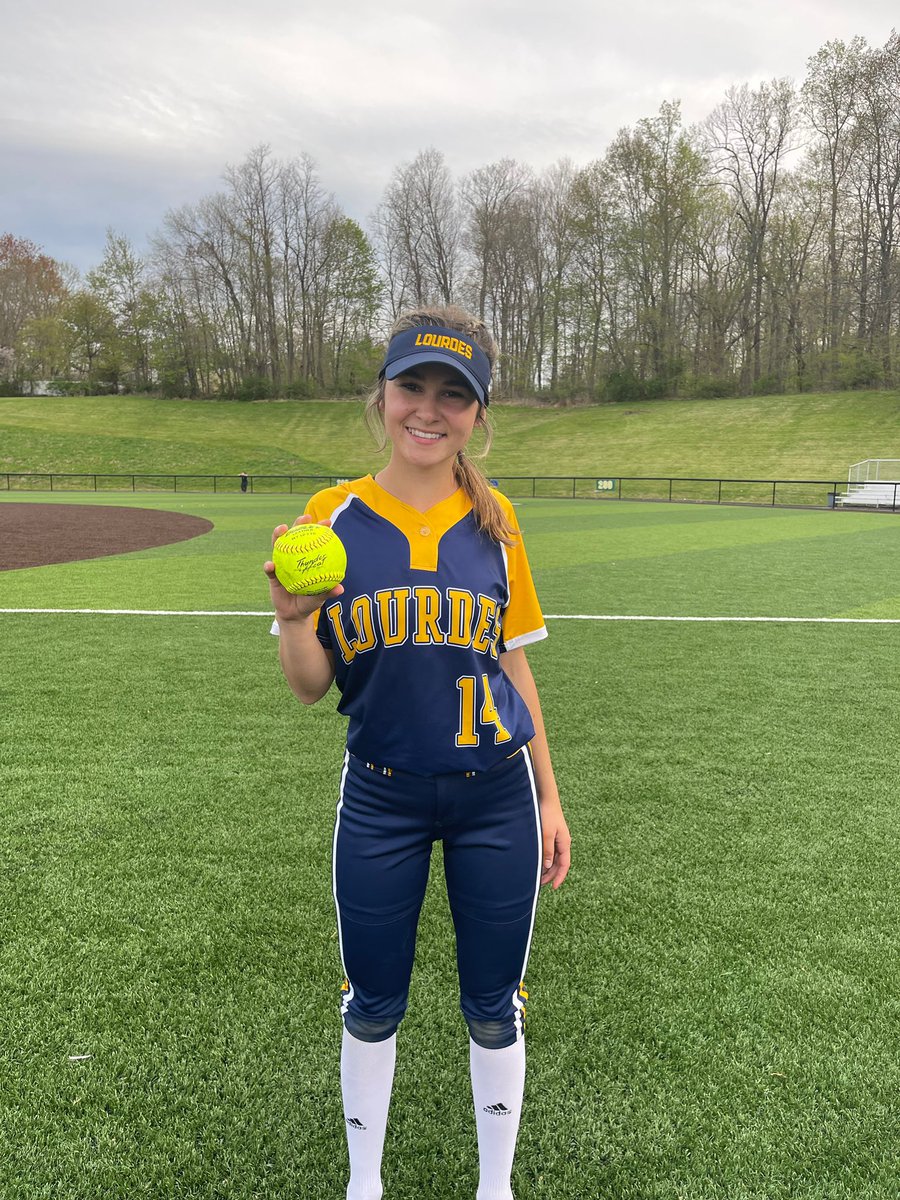 DINGER ALERT !! Congratulations to <a href="/KaileyCollins14/">Kailey Collins Fiore</a> on her BOMB TONIGHT ! Great job ! Go Huskies ! <a href="/Ringor/">RINGOR</a> <a href="/EStateHuskies/">Empire State Huskies</a> <a href="/CoachJoeHuskies/">Joe Porcelli</a> @Los_Stuff <a href="/3N2TeamClutch/">3N2TeamClutch</a> <a href="/huskies_sottile/">Empire State Huskies Sottile</a>