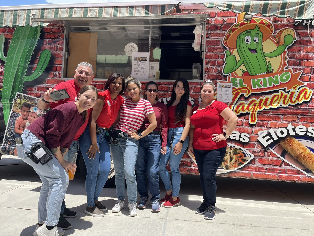 Rosalina Campusano (@rosalinacampus1) on Twitter photo T2109 Celebrating 5 de Mayo 🇲🇽! <a href="/APL_07/">Alexandra Pulido Lopez</a> <a href="/Luisflaco87/">Luis González</a> <a href="/J_Szota/">Jessica Borquet</a> <a href="/WWAnitaD/">Ana Ansola-Alvarez</a> <a href="/NatalieVallina/">Natalie Vallina</a> T2109 Celebrating 5 de Mayo 🇲🇽! <a href="/APL_07/">Alexandra Pulido Lopez</a> <a href="/Luisflaco87/">Luis González</a> <a href="/J_Szota/">Jessica Borquet</a> <a href="/WWAnitaD/">Ana Ansola-Alvarez</a> <a href="/NatalieVallina/">Natalie Vallina</a>