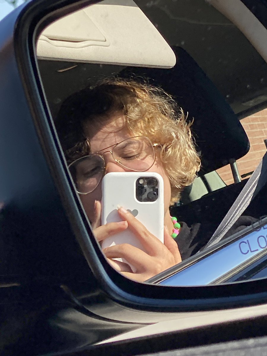 Berrroot's tweet photo. FINALLY CHOPPED IT OFF 😎😎😎😎😎 https://t.co/uh7sJ9saib