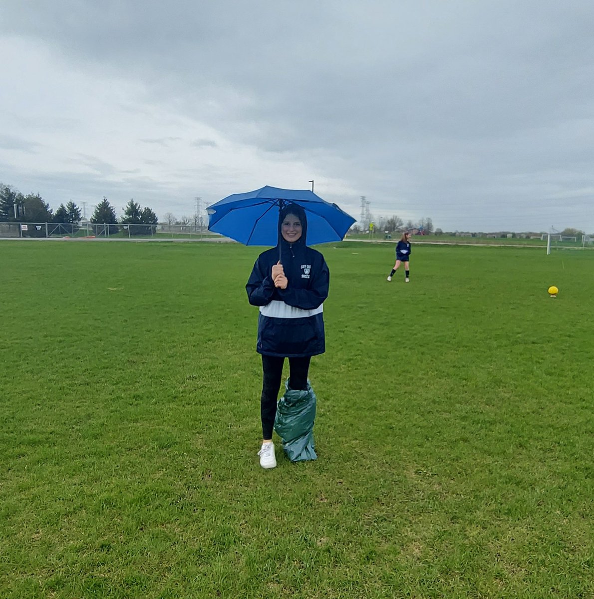 FontanaVb's tweet photo. #1 teammate award goes to this galπ Unfortunate circumstances put her on the sidelines and she has not let it get her down. She is here supporting everyday and with the weather we have had, that is not easy! Way to go Kamπππ
#CGJVsoccerquestionoftheday #gamedayreporter https://t.co/DneP6cLTIs