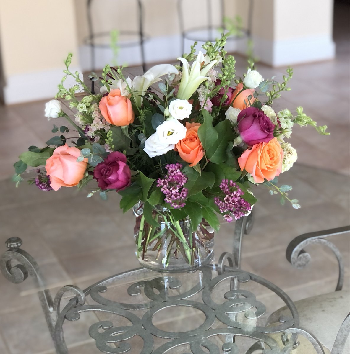 ChiefBowdangler's tweet photo. Beautiful Mother's Day bouquet arrived a bit early and oh, the air is filled with such sweet perfume! https://t.co/njmhM95UeS