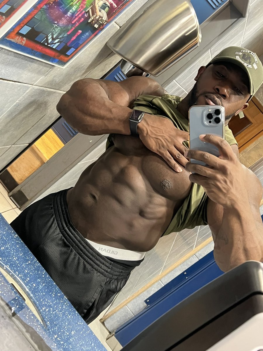 jb033190's tweet photo. This a different type of Flex https://t.co/iUSExIxsMJ