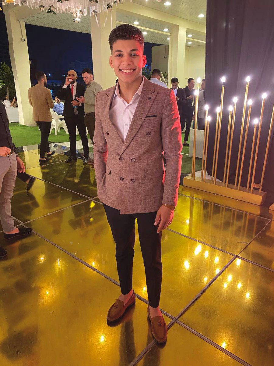 sikosta_'s tweet photo. Formal ✨🤎. https://t.co/nZusg7vt0q