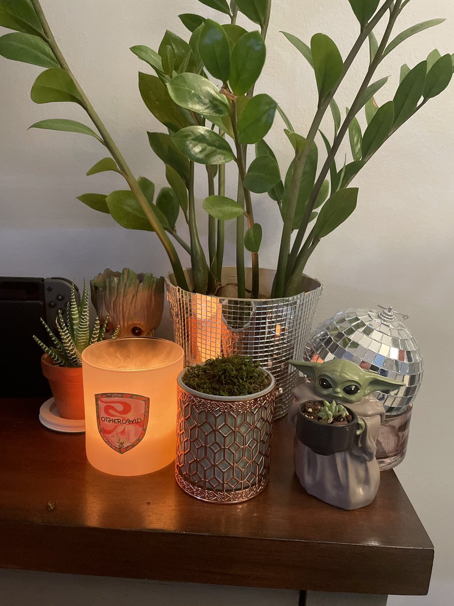 10/10 recommend buy mirror title stickers and doing a very poorly executed craft