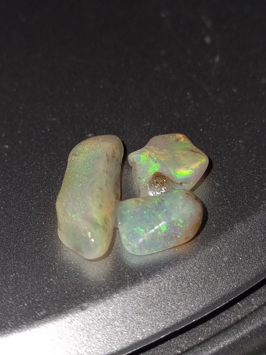 AussOpalDirect's tweet photo. Gemstone love β€οΈβ€οΈ All my opals are π― natural & untreated. Hand collected from my grandfather's land in Coober Pedy π
#Opals #roughopal #opalwholesale #Gemstones #forsale #lapidary #Australianopal #opalforsale #eBay #Auction #smallbusinessowner #shopmycloset #aussieopalsdirect https://t.co/x1ZhvxkAb1
