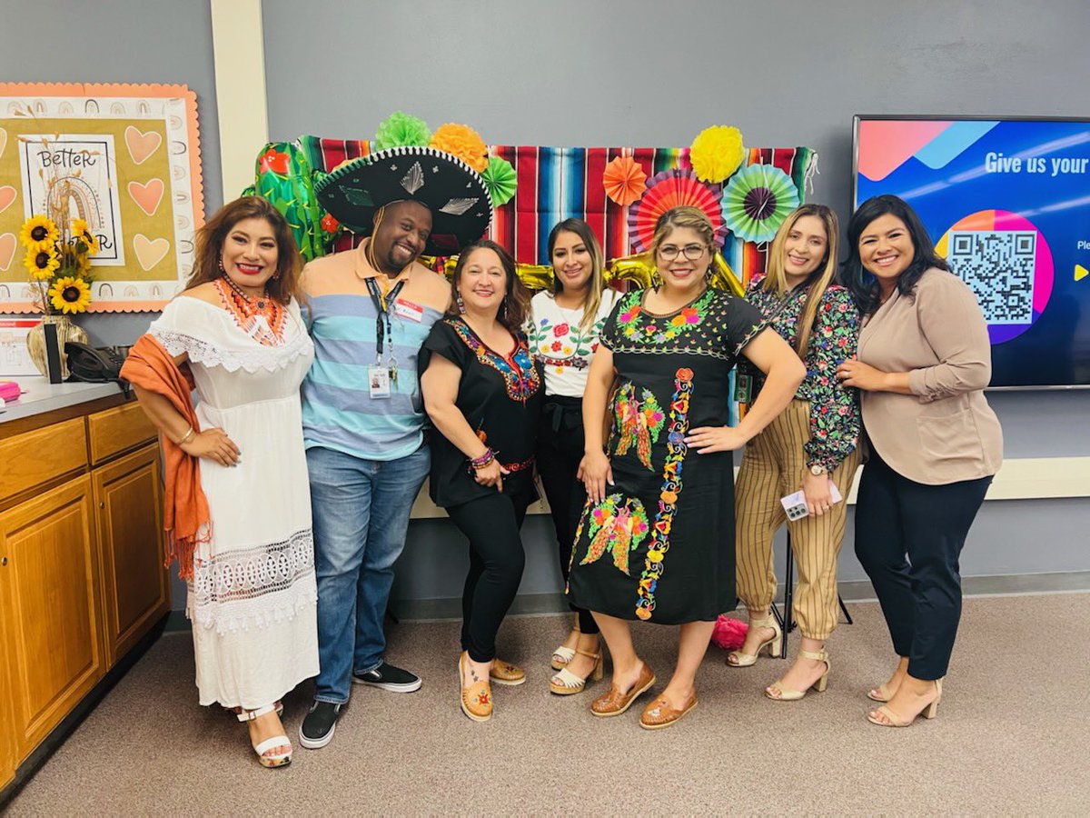 5 de mayo 🇲🇽❤️🥰 #CincodeMayo #Area1 #BestRep #Feliz  💜#hardworkers #FACE 💜#teamworkmakesthedreamwork 💜