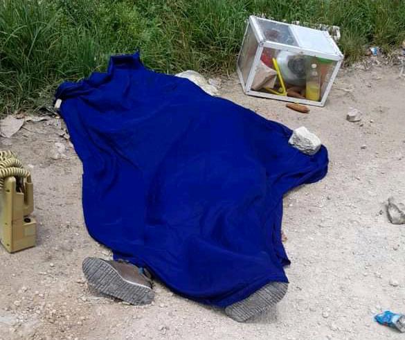 quintanaroonews's tweet photo. #Entérate Este es el paraíso, un vendedor de kibis fue asesinando en una colonia conocida como "Rancho Viejo" en los límites entre #Cancún e #IslaMujeres hoy una familia pierde a la persona que llevaba el sustento. Esta es la realidad de la inseguridad en el paraíso. https://t.co/ug2GQC2SeC