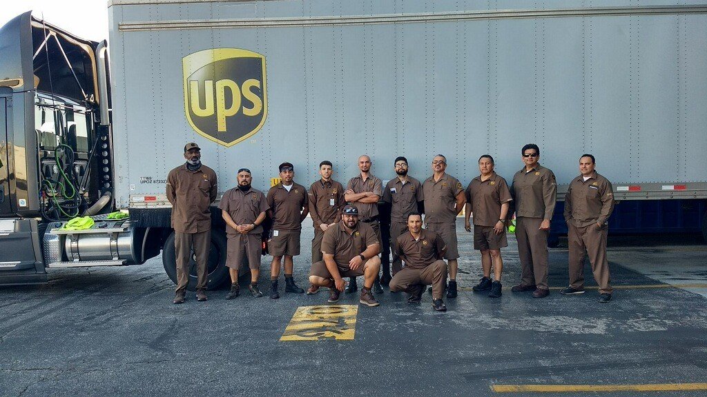 GVsafetyfeeder's tweet photo. Congratulations to Feeder class #8 of 2022. Welcome to the feeder family! #Local396 @divine2wincom @UPSOntarioDDST @TonyTietze @UPS_SF_safety @UPSCERCAsafety @ComptonFeeder https://t.co/d2eyFVywdT