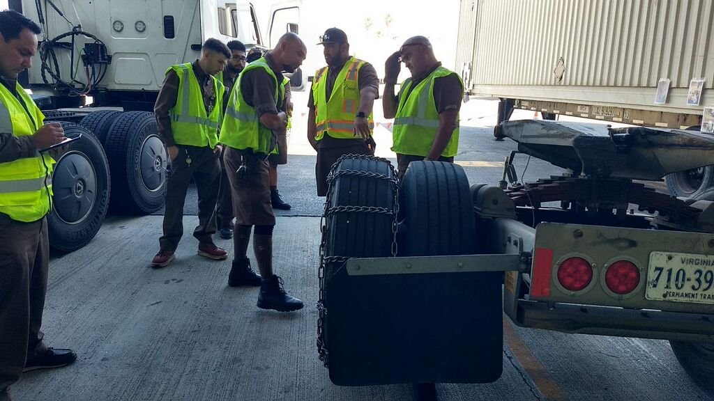 GVsafetyfeeder's tweet photo. Congratulations to Feeder class #8 of 2022. Welcome to the feeder family! #Local396 @divine2wincom @UPSOntarioDDST @TonyTietze @UPS_SF_safety @UPSCERCAsafety @ComptonFeeder https://t.co/d2eyFVywdT