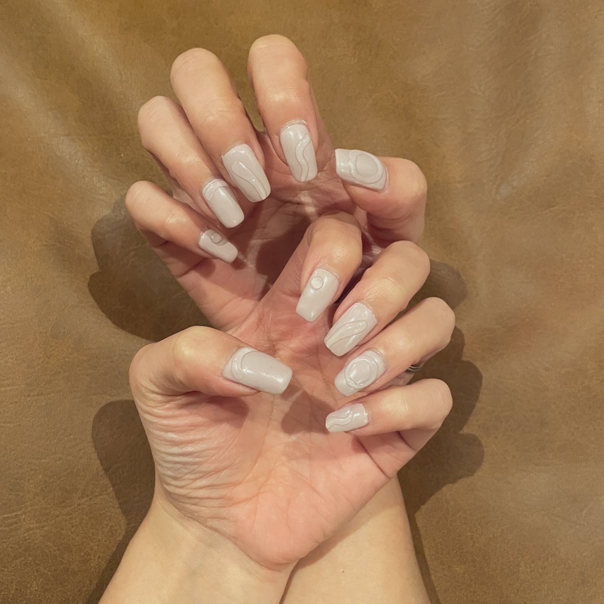 maiyon7's tweet photo. ネイルチェンジ💅✨
今回は、���ーいパープルの1色塗りに透明のジェルでニュアンスのポイントを付けてもらいました🙂💜
綺麗なラベンダーみたいなカラーやけど…
写真じゃ伝わらないのが残念🥲

#maiyonのネイル https://t.co/njoOguRPEM