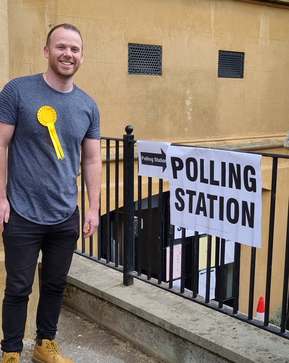 MainesChris's tweet photo. Final push.
Great response on the doorstep residents annoyed their concerns have been ignored in #Blackheath
Polls open until 10pm.
#EndtheOnePartyState
#VoteLibDem
#Maines4Mayor https://t.co/aHDEkPDTJL